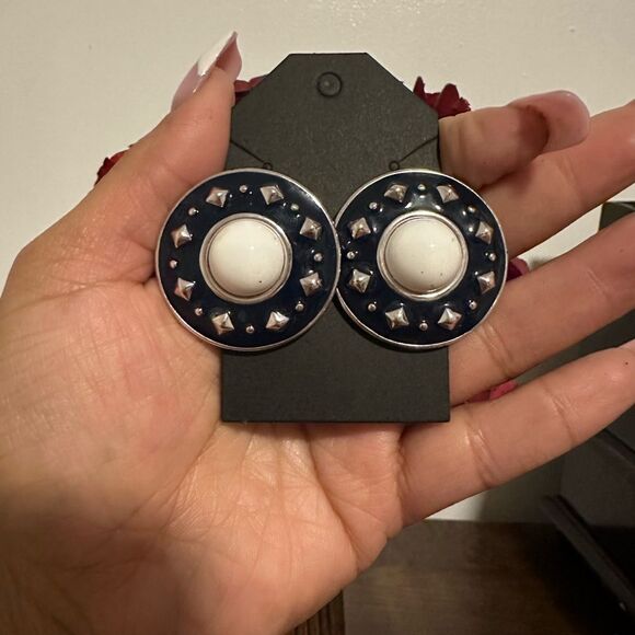 Monet Designer Round Clip on Earrings Navy Blue, White, Gold Tone Nautical - Picture 1 of 3